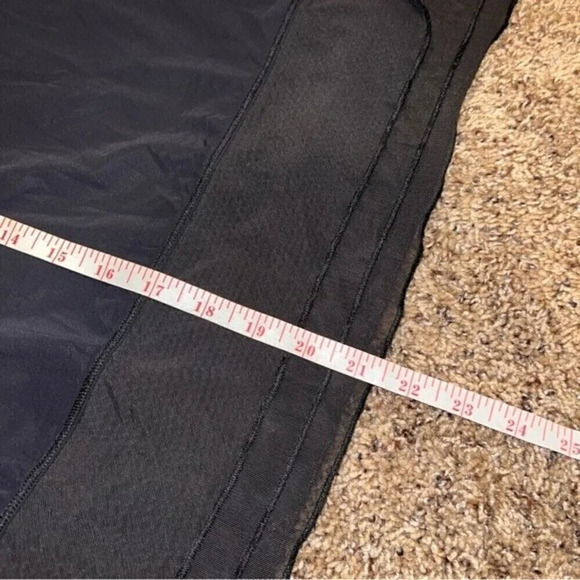 Lululemon Sole Training Short Sleeve Size 4 - Picture 6 of 8